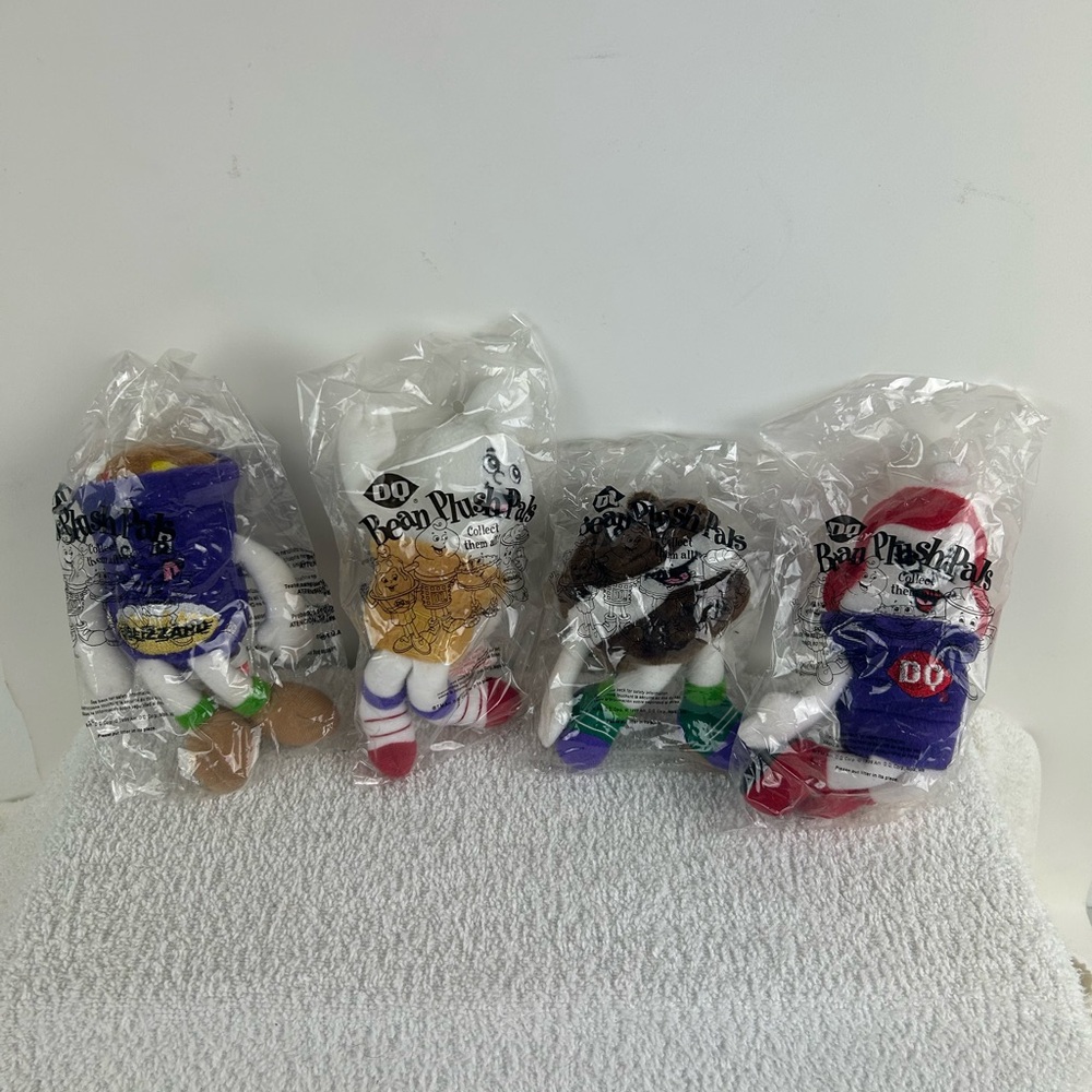 VTG NOS 1999 Dairy Queen Complete Set of 4 Bean Plush Pals, bags not opened.